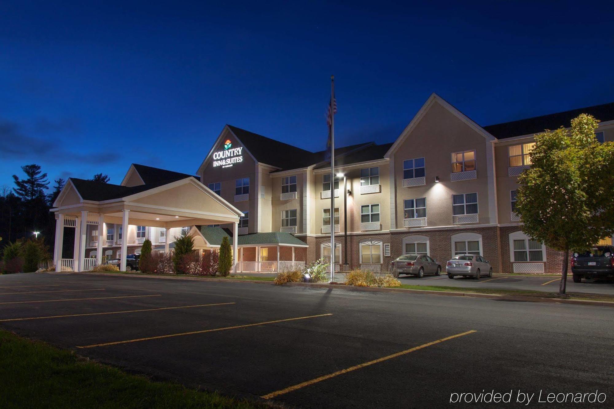 Holiday Inn Express & Suites Marquette By Ihg Luaran gambar